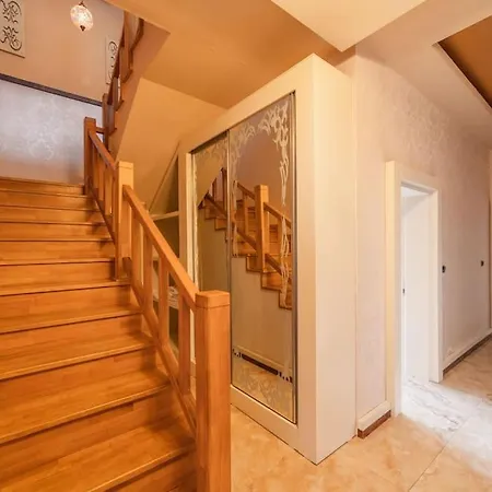 Villa Aura #1 *